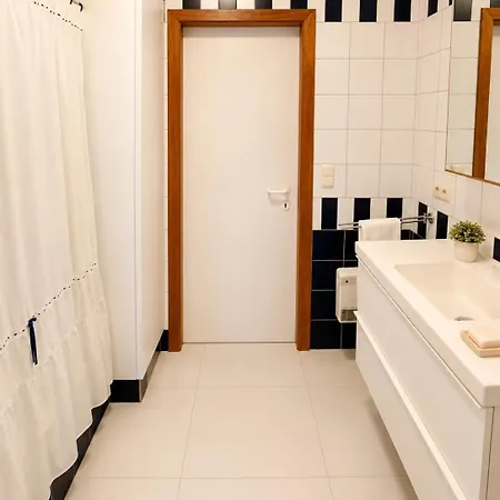 Bruxelles, Maison Calme, 5 Min Du Metro, Parking *
