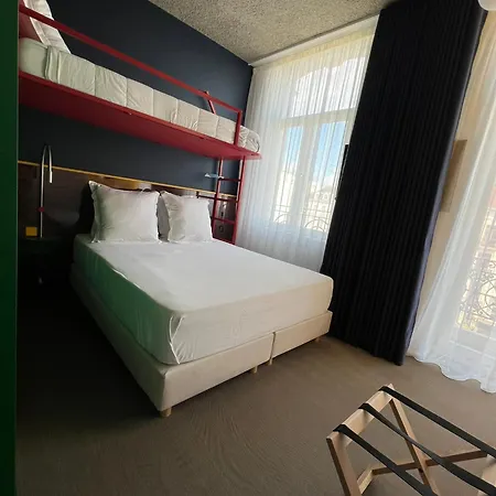 Kroma Hotel