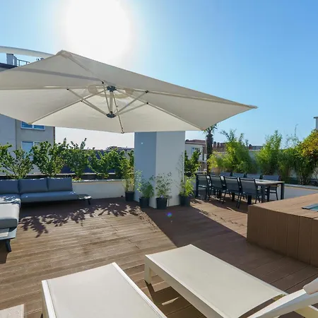 Maison Lemonnier - A Place That Reunites With 5 Luxury Bedrooms And Rooftop Hébergement de vacances Bruxelles