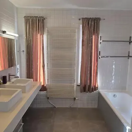 Family House 5br House 3ba Terrace Center Brüksel