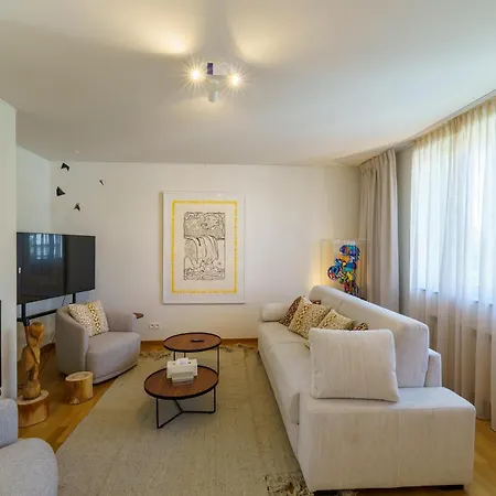 Hébergement de vacances Maison Lemonnier - A Place That Reunites With 5 Luxury Bedrooms And Rooftop Bruxelles