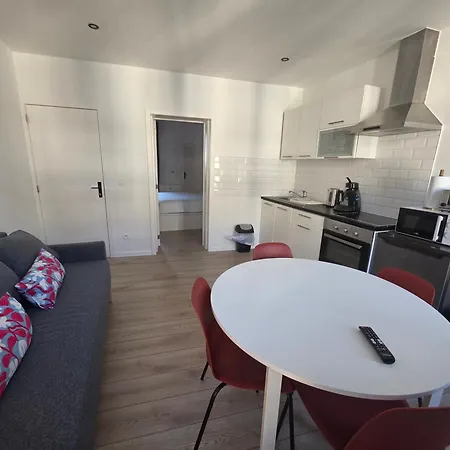 Daire Lily's Flat