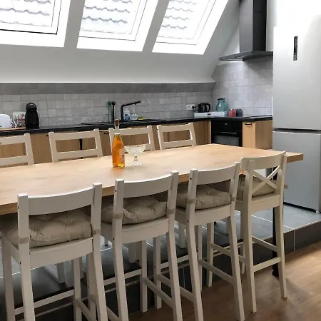 Spacious In An Authentic Mansion Apartment