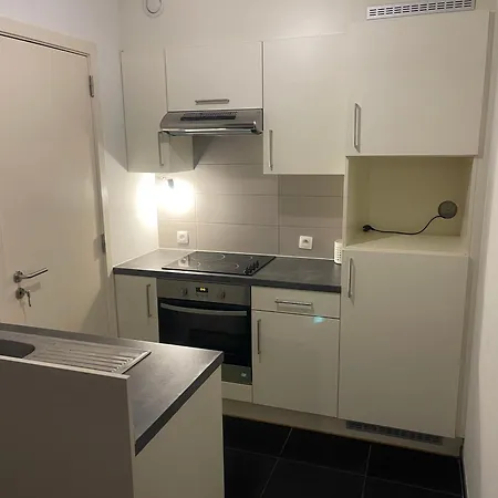 Modern & Spacious 76M Apartment 2 Terraces, Free Private Parking, Free Wi-Fi, Near Brussels North Station Apartamento *