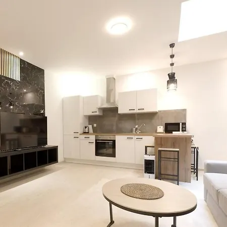 Appartamento Cozy, Bright 2-bedroom Duplex In Brussels-laeken Bruxelles