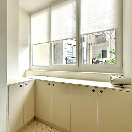 2 Bedrooms - Baby Crib & Furnished Terrace In Lovely Brussels