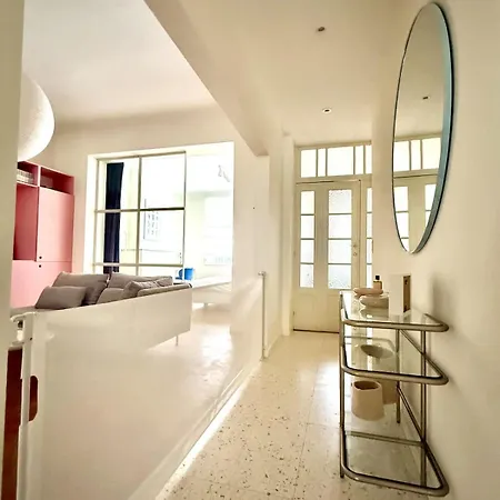 2 Bedrooms - Baby Crib & Furnished Terrace In Lovely Apartman