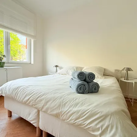 2 Bedrooms - Baby Crib & Furnished Terrace In Lovely * Brussels