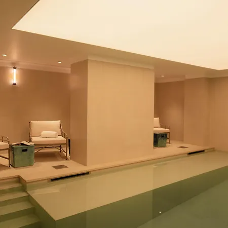 ホテル 9hotel Chelton 4*