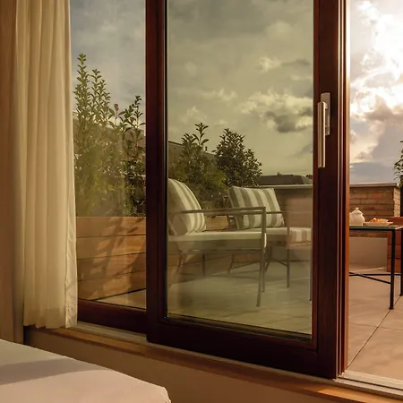 9hotel Chelton ホテル 4*