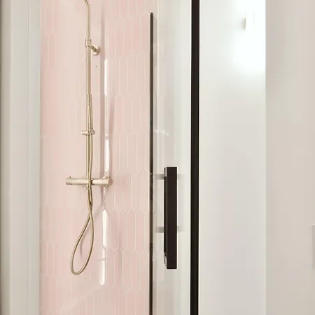 Urban Walls Bed & Breakfast 3*