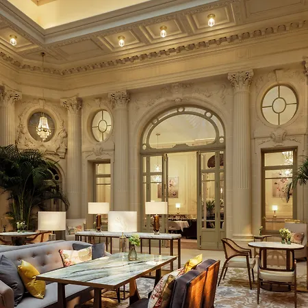 Corinthia Grand Astoria 酒店
