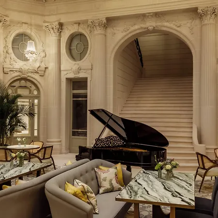 Corinthia Grand Astoria 酒店