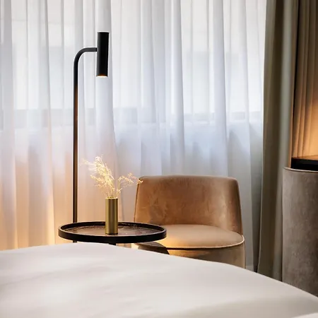 Pillows Centre 4*