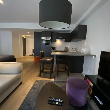 Flat Moliere Daire