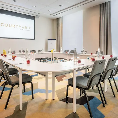 Courtyard By Marriott Hotel