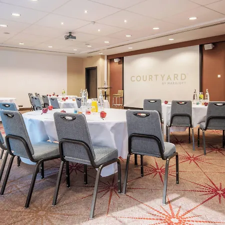 Courtyard By Marriott Hotel