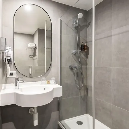 Aris Grand Place Hotel 3*