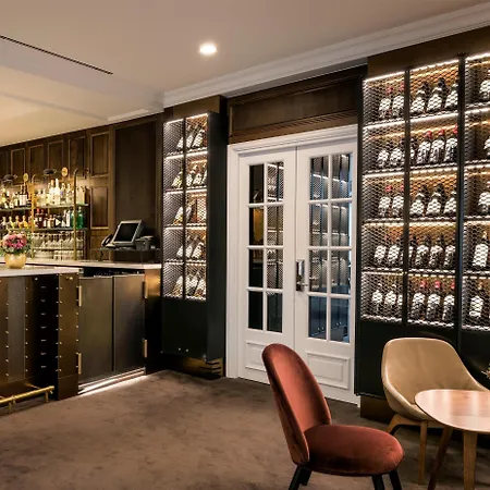 Hilton Grand Place Hotel 4*
