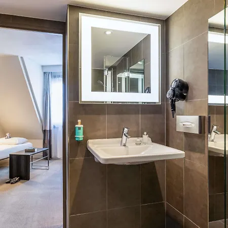 Hotel Novotel Off Grand Place 4*