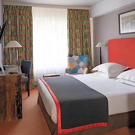 New Charlemagne Hotel