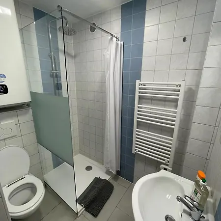 Quartier Ixelles - Métros Louise, Porte De Namur, Trône * Bruxelas