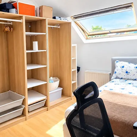 A Jette Avec Espace De Travail Et Wifi Gratuit