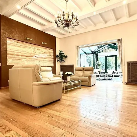 Villa La Victoria Bxl