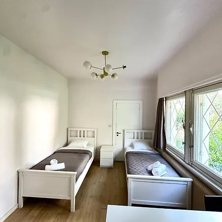 La Victoria Bxl Villa *