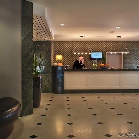 Nh Carrefour De L'europe Hotel