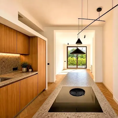 Apartment Deluxe On Location Louise Area