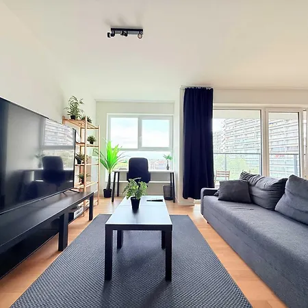 Lovely And Cosy Elegant Near Atomium, Ideal For Families Daire Brüksel