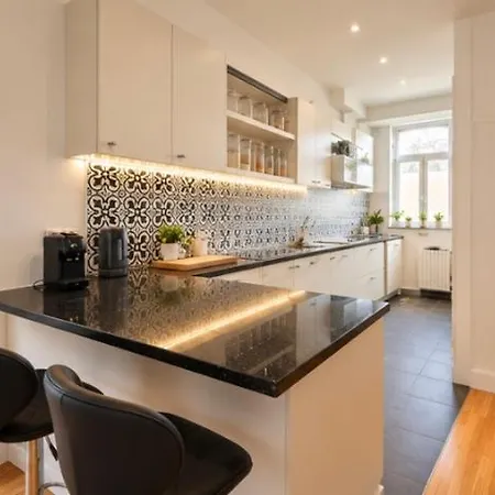 Charming, Cozy & Elegant In *