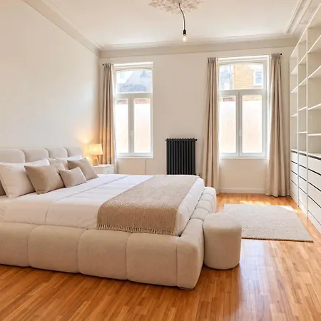 Charming, Cozy & Elegant In *