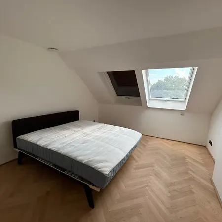 Apartment Deluxe On Location Louise Area *
