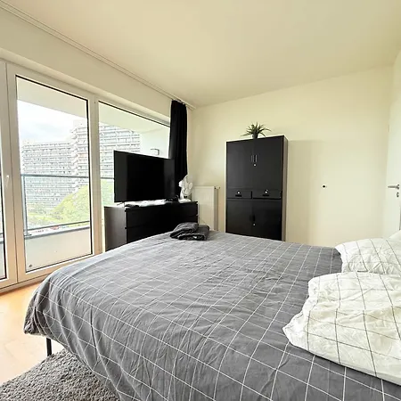 Lovely And Cosy Elegant Near Atomium, Ideal For Families Daire