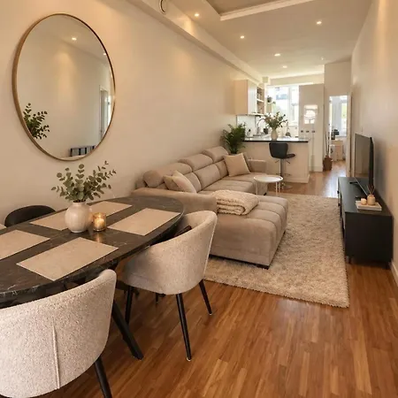 Charming, Cozy & Elegant In *