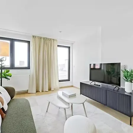 Elegant 3-bedroom In Ixelles Wit Apartment Brüssel