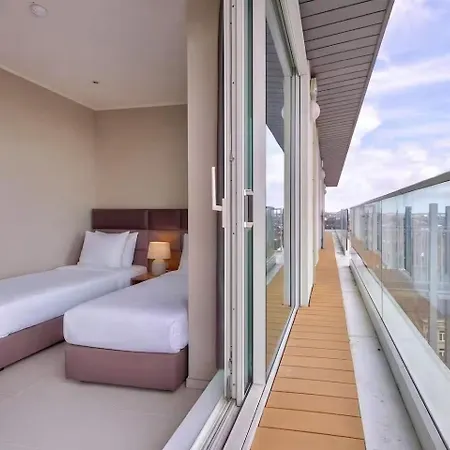 Penthouse 2bdr With 360 Midi 33 By Reside *