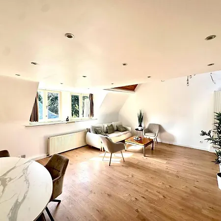 Atypical Duplex Of 100 M Avenue De Tervuren