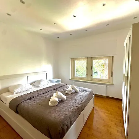 Apartment Atypical Duplex Of 100 M Avenue De Tervuren *