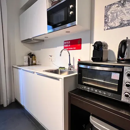Stylish With Private Balcony Near Grand Place Sleeps 4 *