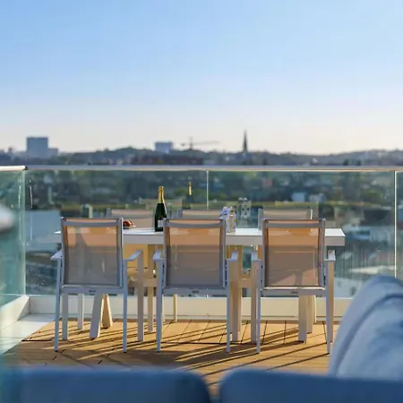 Penthouse 2bdr With 360 Midi 33 By Reside Apartment *