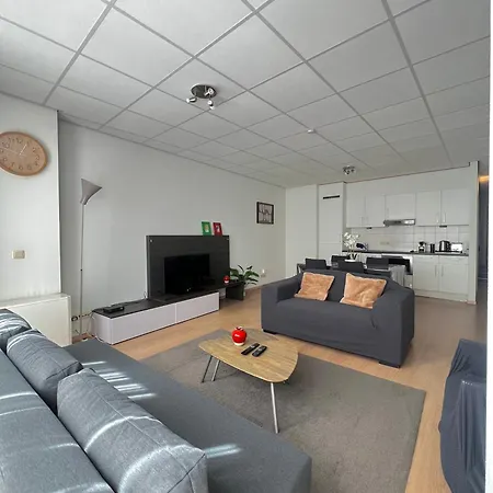 Cosy In Apartment *