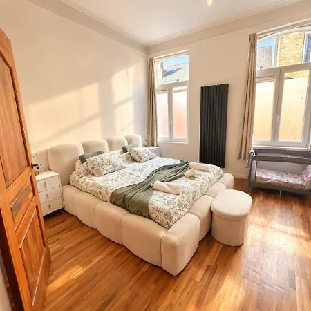 Apartment Charming, Cozy & Elegant In *