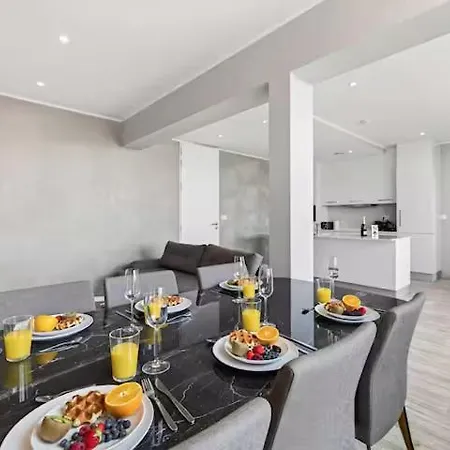 Three Bdr Penthouse With View Midi 33 By Reside Apartment *