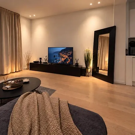 Spacious & Stylish 1-bedroom Retreat *