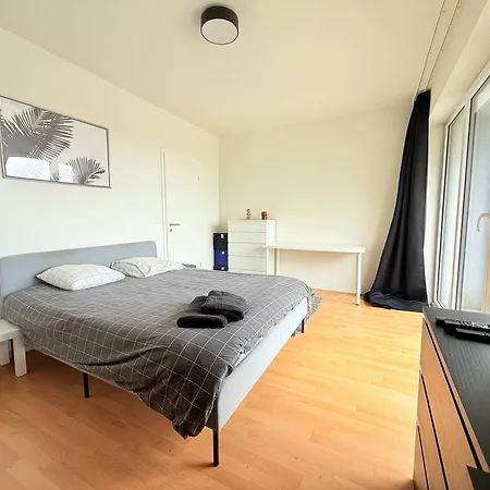 Lovely And Cosy Elegant Near Atomium, Ideal For Families Daire *