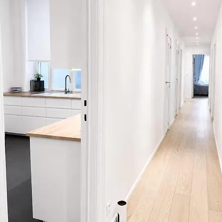 Spacious 4br In *