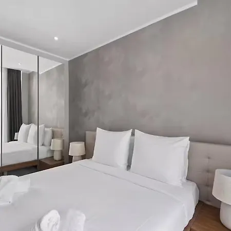 Three Bdr Penthouse With View Midi 33 By Reside